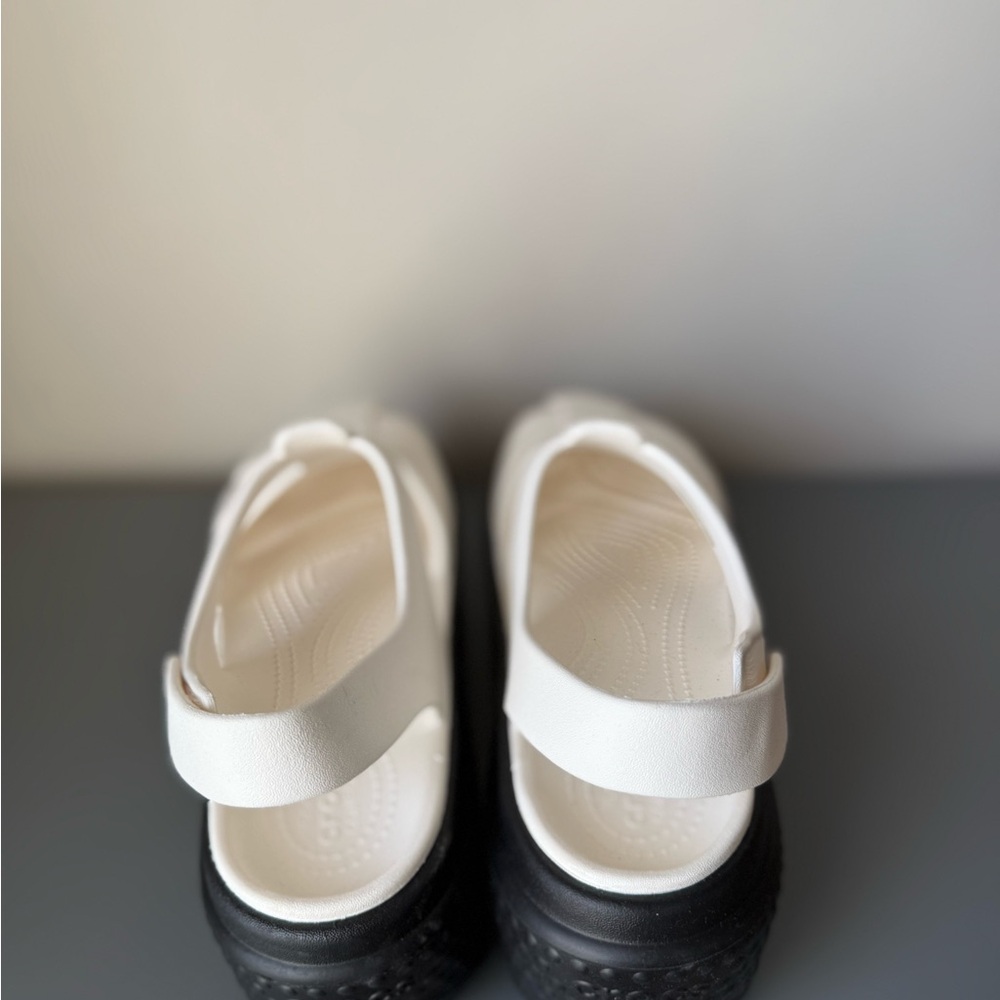 New Crocs Platform Stomp Fisherman Sandal - Picture 4 of 5